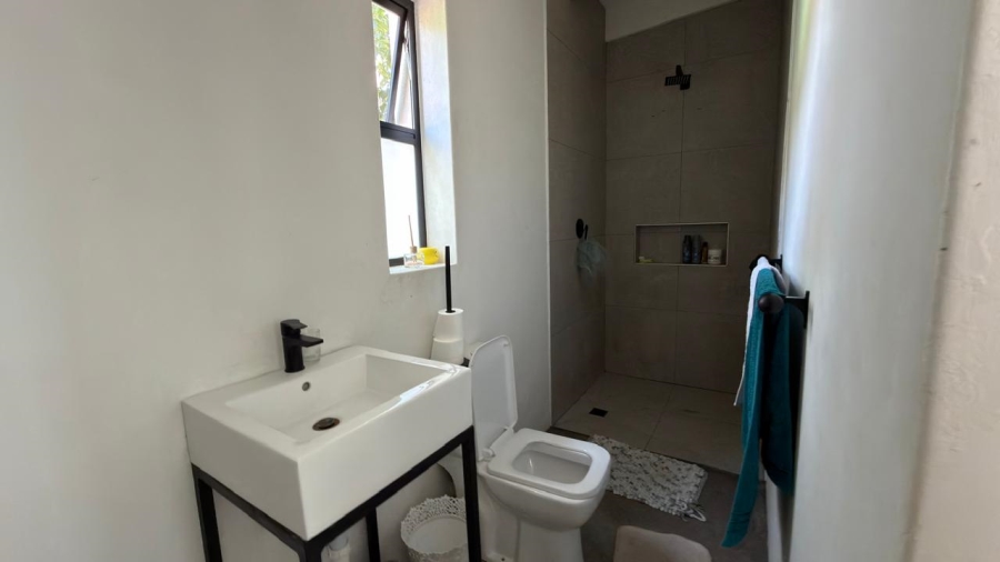 5 Bedroom Property for Sale in Elim Western Cape